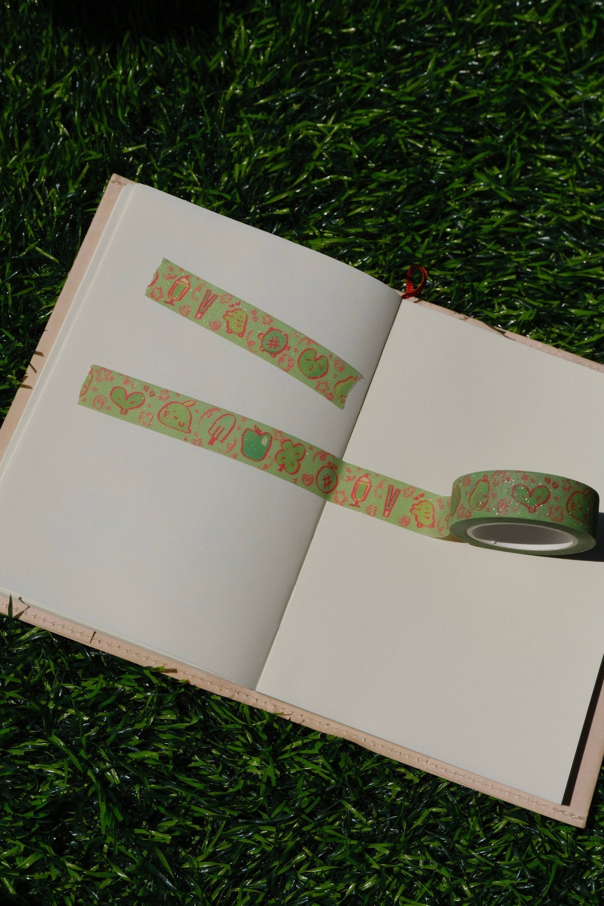 Green things glitter washi